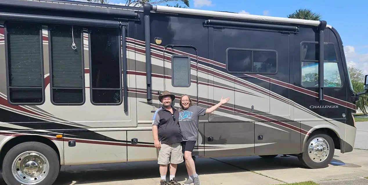 Adventures of Mark & Jackie: Embracing the Nomadic Life (Member Spotlight!)